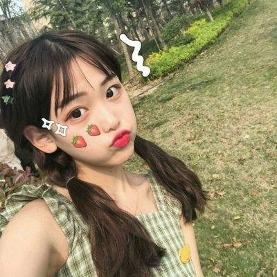 云雾笼罩的山峰